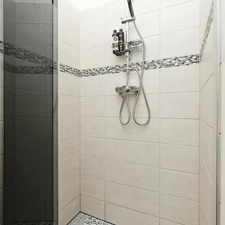 아파트 Bright, Stylish In Center *