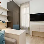 Apartment Bright, Stylish In Center