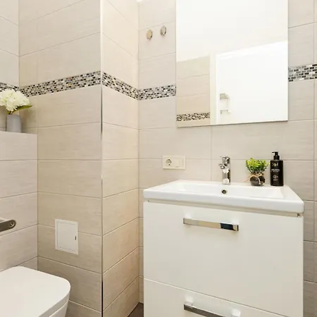 Bright, Stylish In Center Apartament *